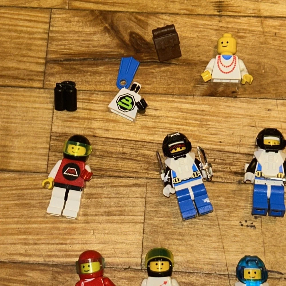 Vintage Lego Scuba & Space Minifigures Lot